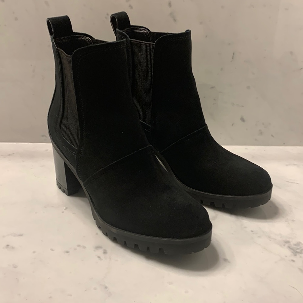 UGG Black Suede Boot Size 8